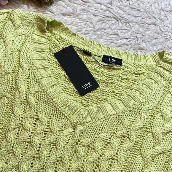 NWT Line the Label Leah V Neck Cable Knit Sweater in Citron sz M - Picture 4 of 11